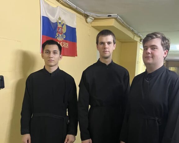 Воспитанники Донской духовной семинарии посетили военный госпиталь