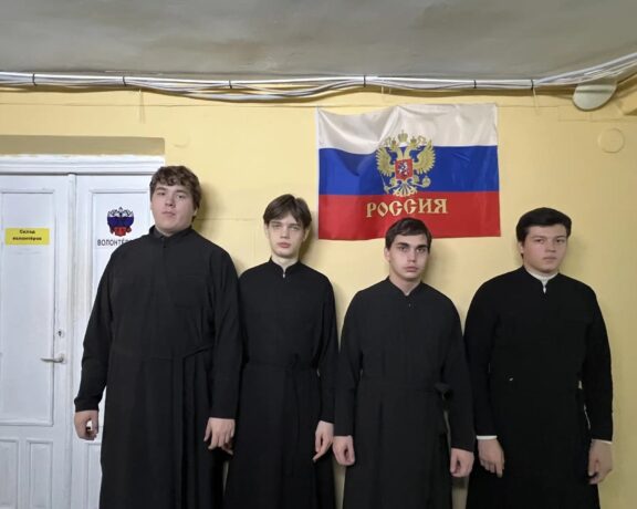 Донские семинаристы посетили военный госпиталь